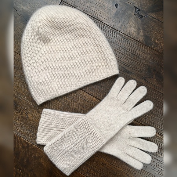 Banana Republic Cashmere Cap & Long Gloves (Set)